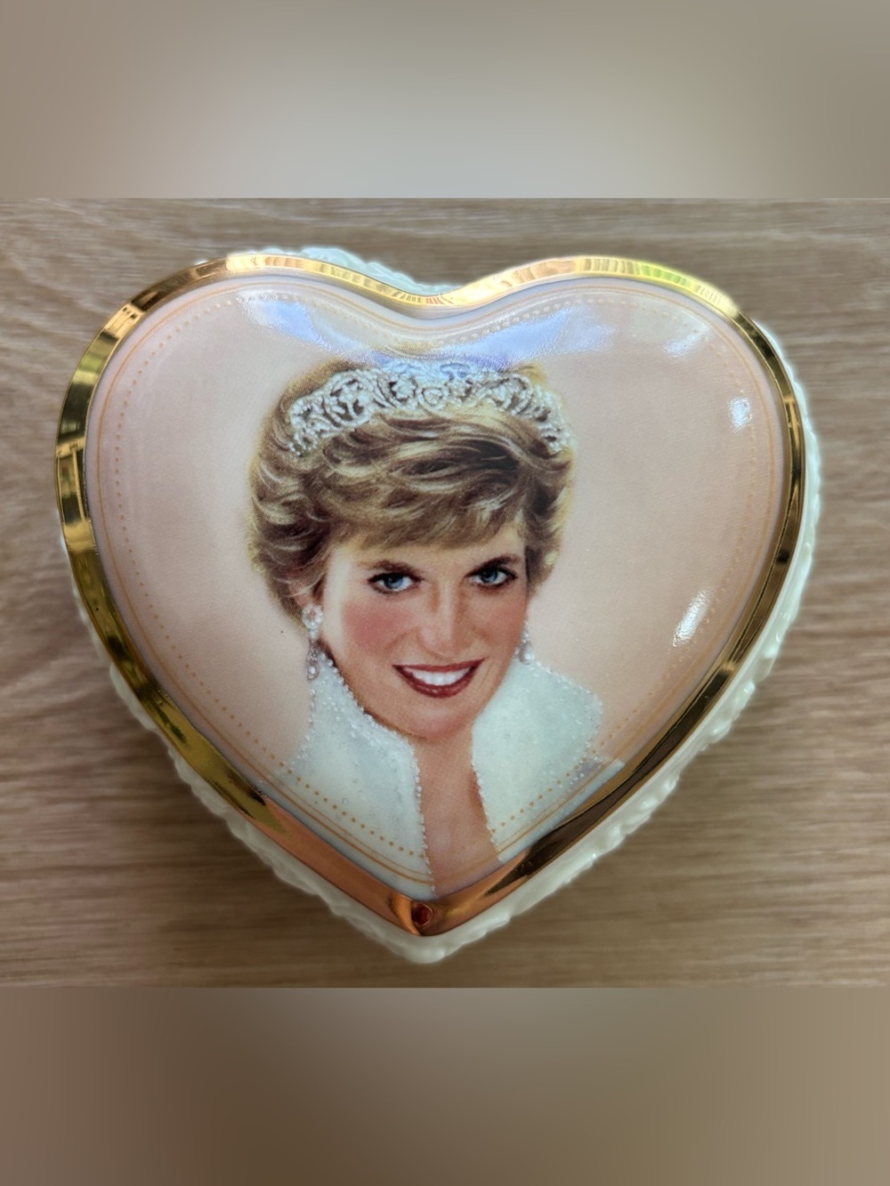 Ardleigh Elliott “Diana, Queen of Our Hearts” porcelain music box